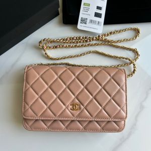 Chanel Flap Clutch with Chain in Lambskin Pink/Gold