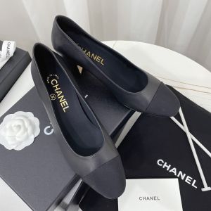 Chanel Mid-Heel Pumps Women Lambskin and Grosgrain Black